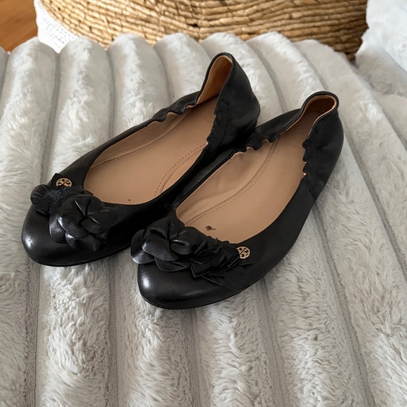 Tory Burch Shoes - Black Tory Burch Flower Ballet Flats - 6.5